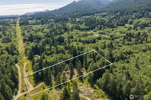 244 Fielding Creek Dr, Port Angeles, WA 98363