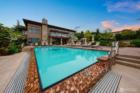 51 Pine St #202, Edmonds, WA 98020