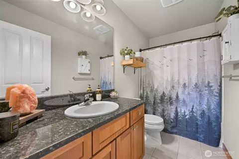 Bath - 301 Christopher Ln, Everson, WA 98247 photo 3 of 3