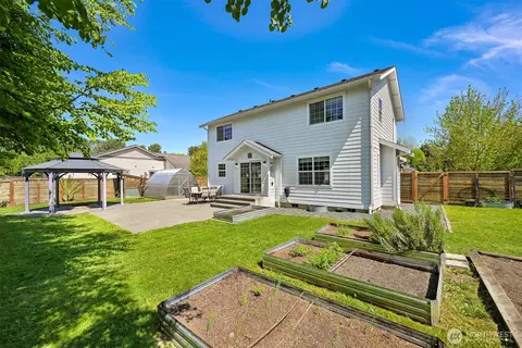Exterior - 301 Christopher Ln, Everson, WA 98247 photo 5 of 11