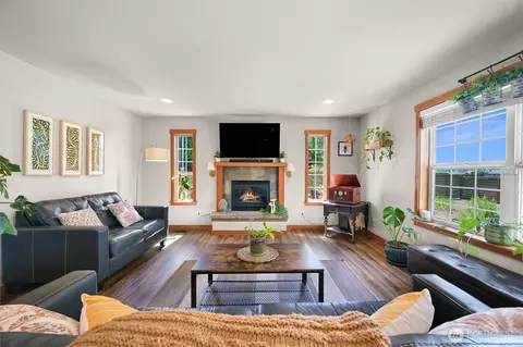 Living - 301 Christopher Ln, Everson, WA 98247 photo 2 of 4