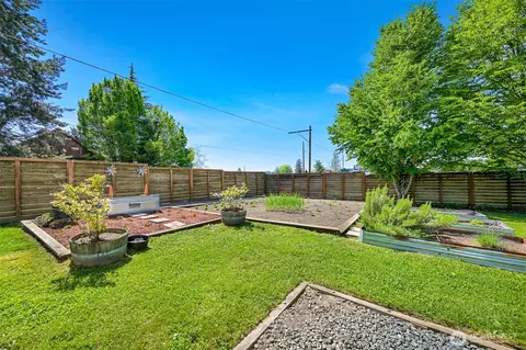 Exterior - 301 Christopher Ln, Everson, WA 98247 photo 6 of 11