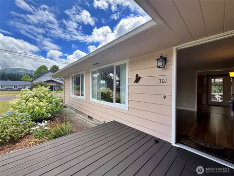 301 Temple Ave, Morton, WA 98356