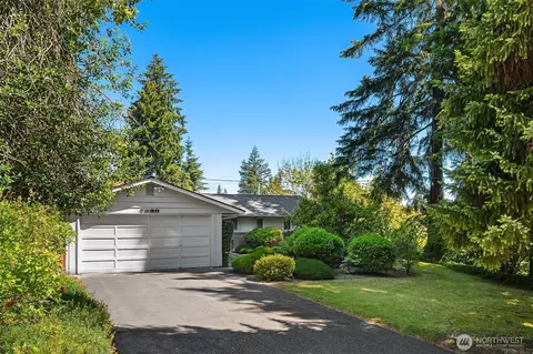 7920 NE 26th St, Medina, WA 98039