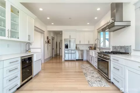 Kitchen - 53139 Appleton Rd, Milton Freewater, OR 97862 photo 3 of 5