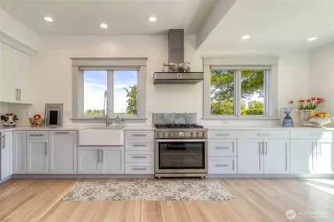 Kitchen - 53139 Appleton Rd, Milton Freewater, OR 97862 photo 1 of 5