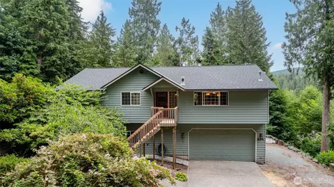 654 Crest Ln, Sedro Woolley, WA 98284