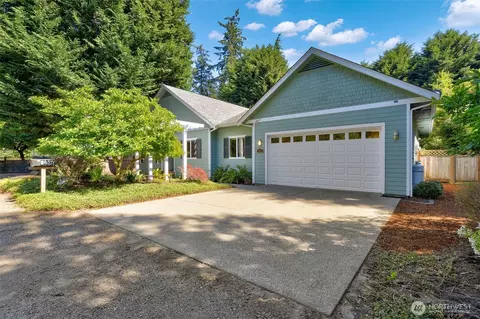 2007 NE Dingley Rd, Bainbridge Island, WA 98110