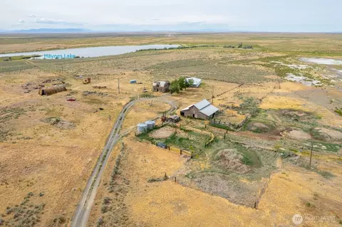 653 Road O NE, Coulee City, WA 99115