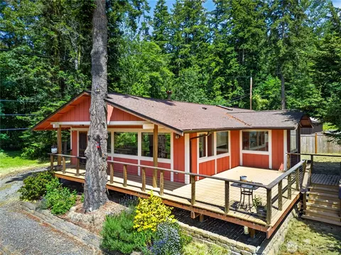 17261 Golden View Ave, La Conner, WA 98257