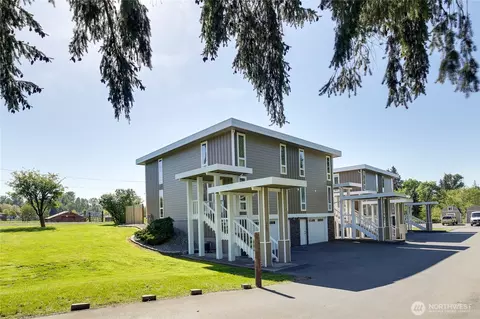 2421 98th Avenue Ct E, Edgewood, WA 98371