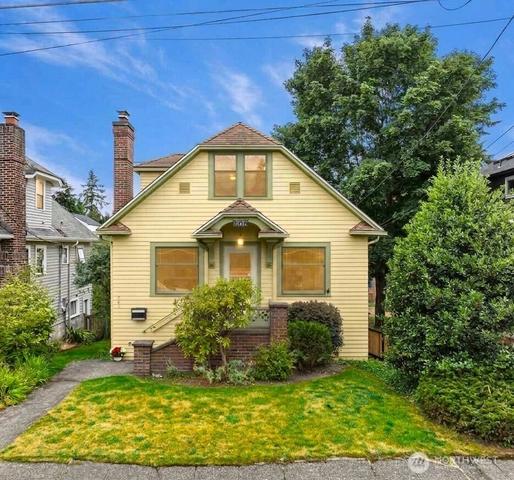 741 N 67th St, Seattle, WA 98103