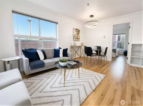 621 5th Ave N #402, Seattle, WA 98109