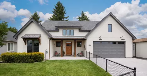865 NE Makiah Ct, College Place, WA 99324