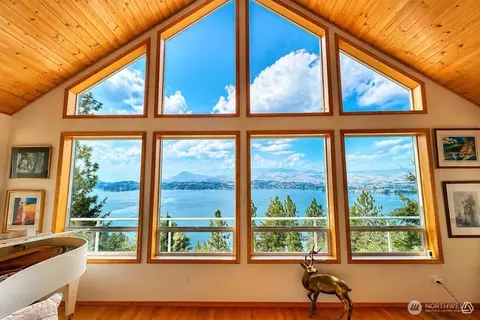 7371 Ridgeview Dr, Chelan, WA 98816
