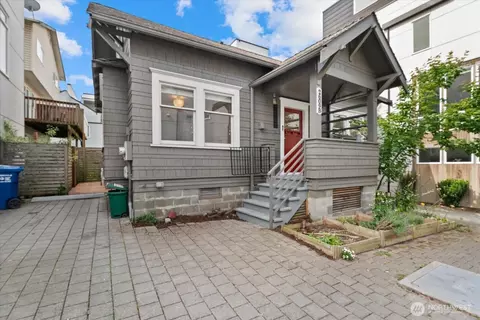 2609 SW B Sw Adams St, Seattle, WA 98126