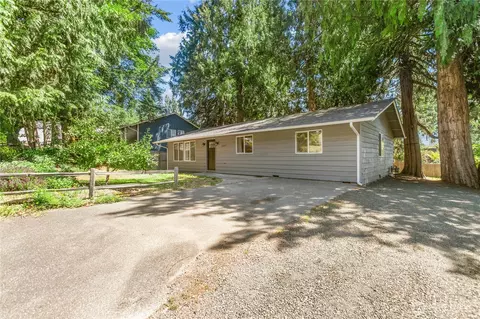 7008 Parkdale Dr NW, Bremerton, WA 98311
