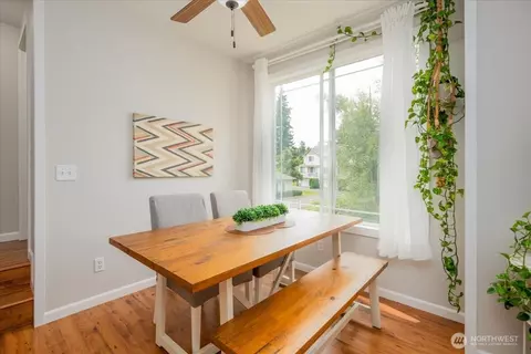 Dining - 10410 Holly Dr #E, Everett, WA 98204 photo 2 of 2