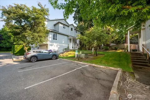 Exterior - 10410 Holly Dr #E, Everett, WA 98204 photo 7 of 8