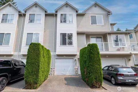 Exterior - 10410 Holly Dr #E, Everett, WA 98204 photo 3 of 8