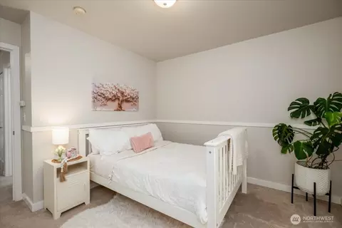 Bedroom - 10410 Holly Dr #E, Everett, WA 98204 photo 4 of 4