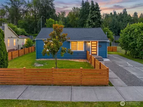 3533 SE 6th St, Renton, WA 98058