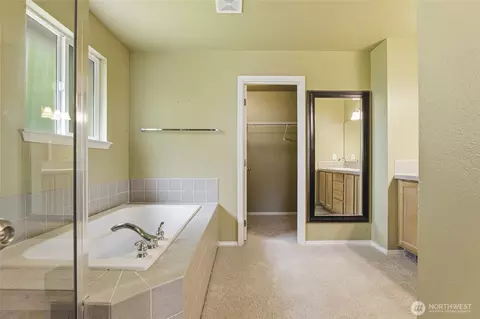 Bath - 206 202nd St SE, Bothell, WA 98012 photo 2 of 5