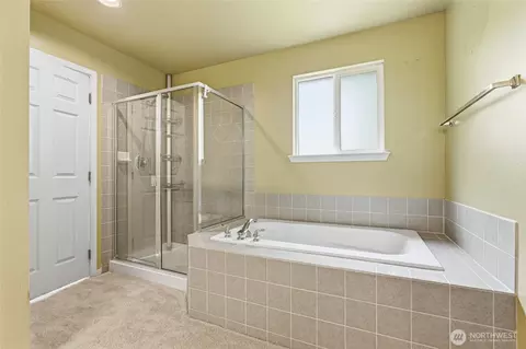 Bath - 206 202nd St SE, Bothell, WA 98012 photo 3 of 5