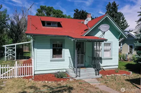 514 Ash St S, Omak, WA 98841