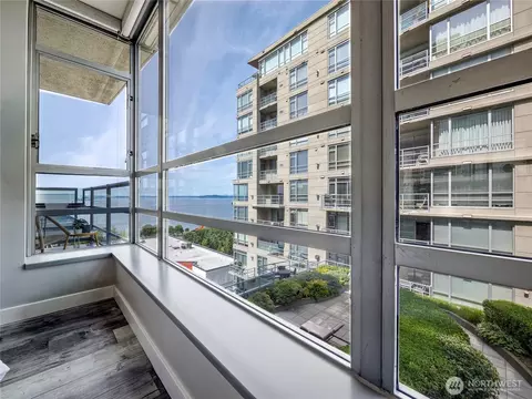 2929 1st Ave #816, Seattle, WA 98121