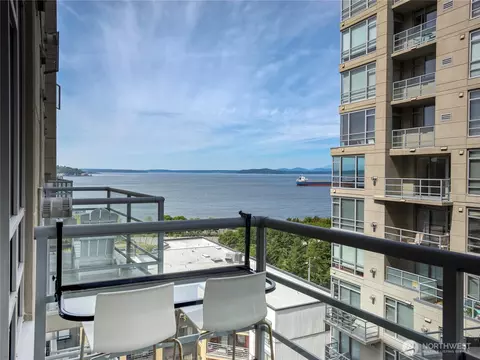 2929 1st Ave #816, Seattle, WA 98121
