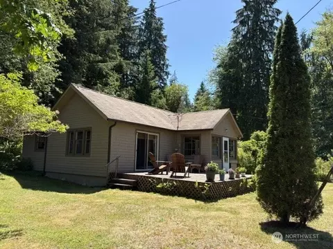 478 S Shore Rd, Quinault, WA 98575