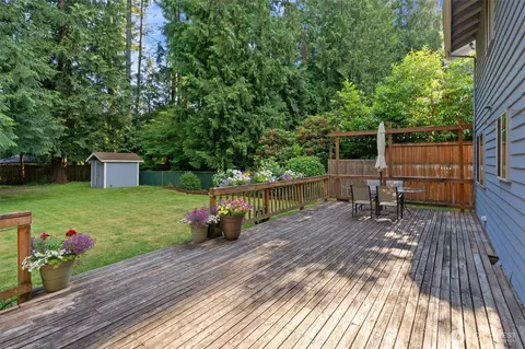 Exterior - 202 168th St SE, Bothell, WA 98012 photo 5 of 10