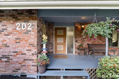 Exterior - 202 168th St SE, Bothell, WA 98012 photo 4 of 10