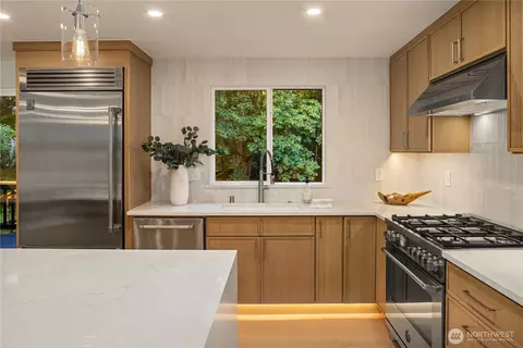 Kitchen - 22029 49th Ave SE, Bothell, WA 98021 photo 5 of 7