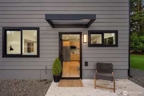 Exterior - 22029 49th Ave SE, Bothell, WA 98021 photo 5 of 6