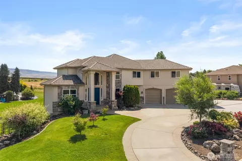 3675 Westridge Pl, Wenatchee, WA 98801