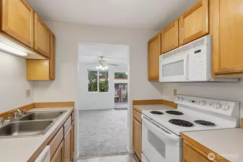 Kitchen - 335 Heather Rd #202, Everett, WA 98203 photo 1 of 2