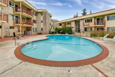 Exterior - 335 Heather Rd #202, Everett, WA 98203 photo 3 of 7