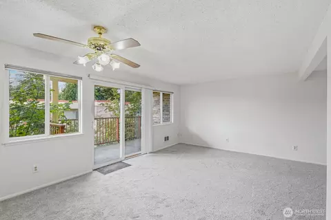 Living - 335 Heather Rd #202, Everett, WA 98203 photo 4 of 4