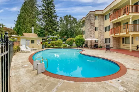 Exterior - 335 Heather Rd #202, Everett, WA 98203 photo 4 of 7