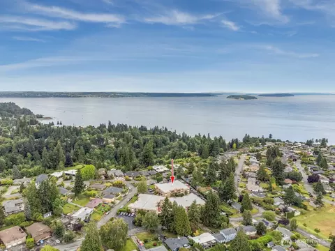 View/Area - 335 Heather Rd #202, Everett, WA 98203 photo 3 of 3