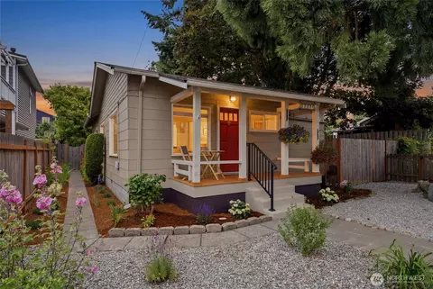 10016 SW 42nd Ave, Seattle, WA 98146