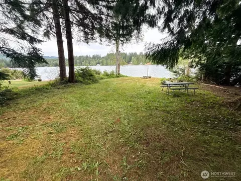 90 NE Bella Vista Dr, Belfair, WA 98528