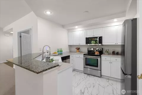 Kitchen - 420 228th St SW #B 102, Bothell, WA 98021 photo 1 of 3
