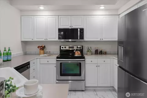 Kitchen - 420 228th St SW #B 102, Bothell, WA 98021 photo 3 of 3