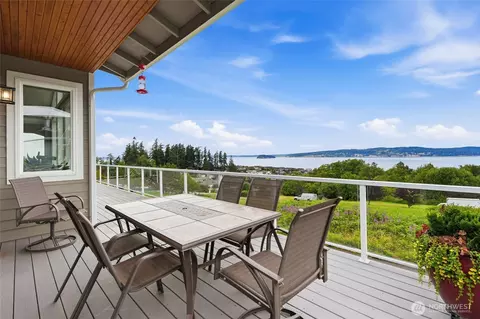 784 Gladstone Dr, Camano Island, WA 98282