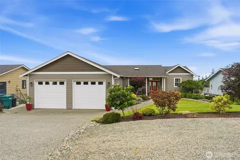 784 Gladstone Dr, Camano Island, WA 98282