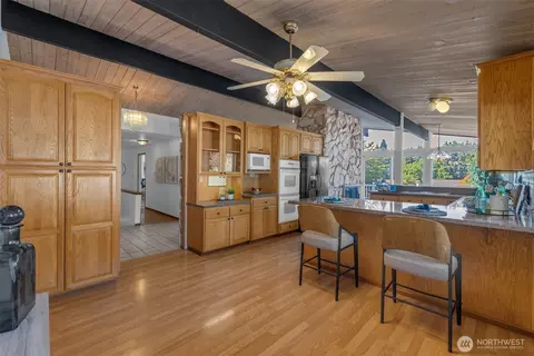 Kitchen - 1133 E Hemlock St, Kent, WA 98030 photo 2 of 6