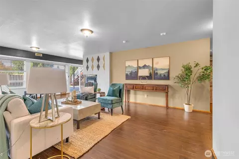 Living - 1133 E Hemlock St, Kent, WA 98030 photo 1 of 6